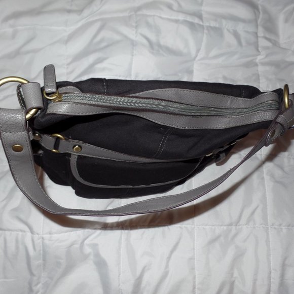 Large Bass black canvas purse NWT Gray straps/trim - Picture 2 of 9